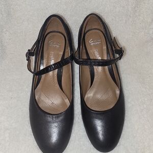 Clarks Women's Black Mary Jane Shoes